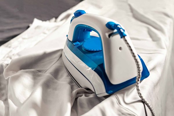 Le fer à repasser de voyage, un accessoire indispensable pour les vacances itinérantes